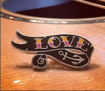 custom hard enamel pin - love design